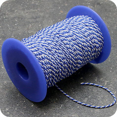 legatoria Cordoncino 2mm, viscosa, BLU-BIANCO a 3 capi, spessore 2 mm, doppio ritorto, in viscosa. Cordoncino ideale per abbellimenti in campo cartotecnico e per il confezionamento di men�, libretti matrimonio, bomboniere. .