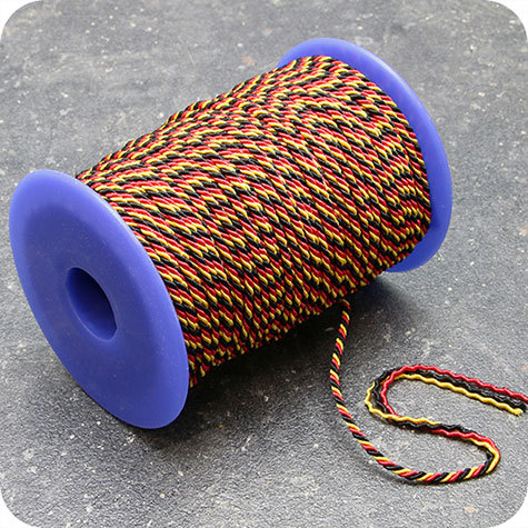 legatoria Cordoncino 2mm, viscosa, NERO-ROSSO-ORO a 3 capi, spessore 2 mm, doppio ritorto, in viscosa. Cordoncino ideale per abbellimenti in campo cartotecnico e per il confezionamento di men�, libretti matrimonio, bomboniere. .
