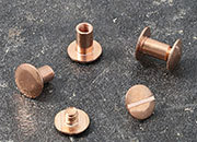 legatoria Viti sepolte rilegatura, RAMATE, 8mm lunghezza 8 mm, testa diametro 10mm, tubetto diametro 5mm, una testa fissa ed una mobile. Per lunghezza, si intende la distanza INTERNA tra le due teste, che corrisponde allo spessore del volume da rilegare LEG3414