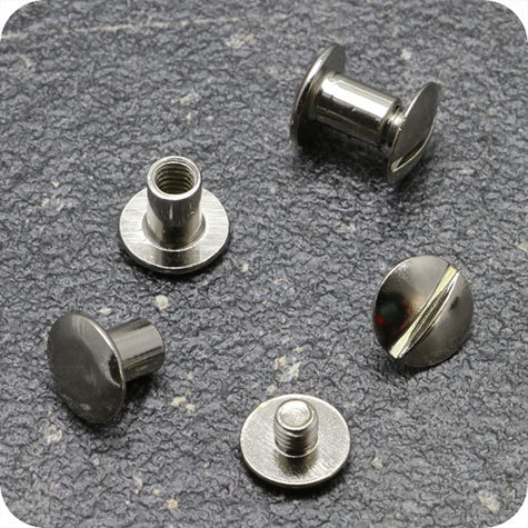 legatoria Viti sepolte rilegatura, INOX, 8mm lunghezza 8 mm, testa diametro 10mm, tubetto diametro 5mm, una testa fissa ed una mobile. Per lunghezza, si intende la distanza INTERNA tra le due teste, che corrisponde allo spessore del volume da rilegare.