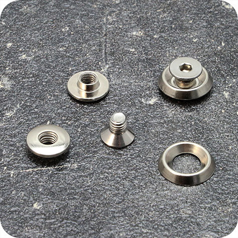 legatoria Viti sepolte con rondella. 3.5mm NICHELATE, lunghezza 3.5 mm, testa diametro 10mm, tubetto diametro 5mm, una testa fissa ed una mobile. Per lunghezza, si intende la distanza INTERNA tra le due teste. Misure rondella interna: 6mm. Esterna: 13mm .