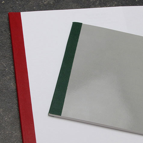 legatoria NastroAutoadesivo bordaDorso, 19mm, ROSSO nastro speciale in carta telata per ricoprire il dorso di blocchi pinzati. Elegante effetto tessuto, spessore 200 micron. Utilizzato nelle industrie grafiche per bordature e dorsature di libri, registri, quaderni, blocchi per assegni e formulari.