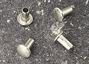 legatoria Rivetto autoperforante NICHELATO, testa diametro 7 mm, diametro asta 4mm, lunghezza asta 6 mm, spessore rivettabile 0-4 mm LEG3506