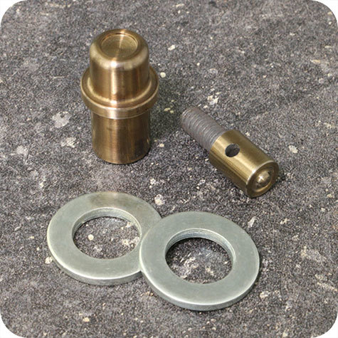 legatoria Punzoni applicazione rivetto autoperforante Per rivetti con asta diametro 4 e diametro testa 7mm. Matrice superiore con filettatura M6. Matrice inferiore per sede diametro 12,2 mm. I rivetti si applicano sul punzone superiore.