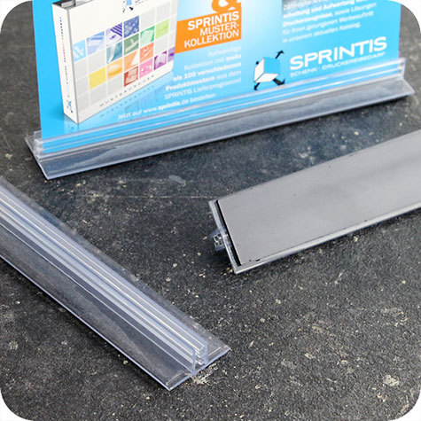 legatoria Porta cartellino magentico 150x25mm TRASPARENTE, plastica rigida con angolo di 90 gradi, base magnetica .