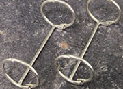 legatoria Anello doppio, apribile NICHELATO 32mm NICHELATO. Doppio anello di rilegatura. Diametro interno: 32mm. Per distanza fori: 80 mm, in metallo nichelato.