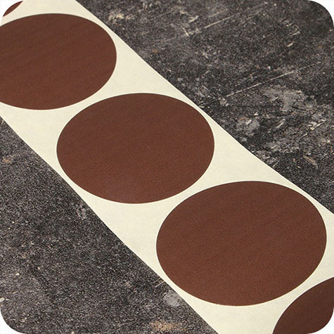 legatoria Bollini autoadesivi colorati diametro 50mm MARRONE, adesivo permanente, in rotolo.