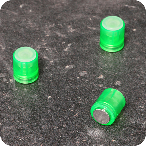 legatoria Bottoni magnetici diametro10mm. VERDEtrasparente. cilindrici TRASPARENTE VERDE. Diametro magnete 10mm, diametro cilindro 14mm, altezza cilindro19mm. Calamita con grado magnetico N38 (forza di attrazione massima:1900g).