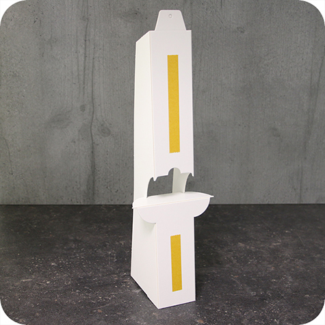 legatoria Piedino DOPPIO,�posteriore�A3 (250x400mm) BIANCO. Ideale per realizzare cartelli espositivi da banco. Cartone spesso 1mm, con doppio strip autoadesivo .