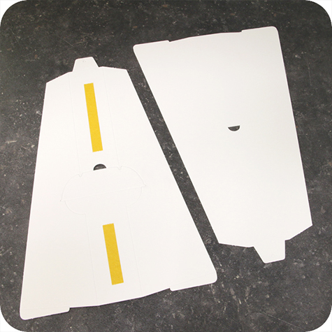 legatoria Piedino DOPPIO,posterioreA3 (250x400mm) BIANCO. Ideale per realizzare cartelli espositivi da banco. Cartone spesso 1mm, con doppio strip autoadesivo .