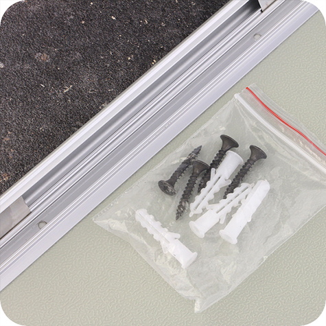 legatoria Cornice alluminio a scatto, A4 AUTOADESIVA mediante nastro biadesivo in schiuma di PE, largo: 19mm, spessore: 1mm. Per fogli di dimensione A4(210x297mm). Dimensioni esterne: 240x330mm. Area visibile: 190x280mm. Profilo: 25mm. La cornice � dotata di foglio protettivo in PVC trasparente antiriflesso..