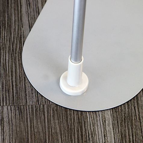 legatoria Locandina con piantana A3, ROSSO Asta in alluminio, regolabile da 35 a 55cm. Base: 195x160mm.