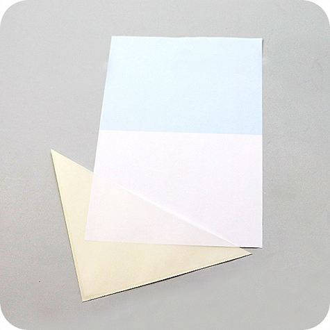 legatoria Tasca triangolare autoadesiva in carta, 140x140mm Corner pocket. Busta triangolare isoscele adesiva in carta bianca kraft da 80gr-mq (margine 5-8 mm), per inserire listini prezzi, offerte o altri fogli singoli in raccoglitori ad anelli, cataloghi, depliant, ecc.. .