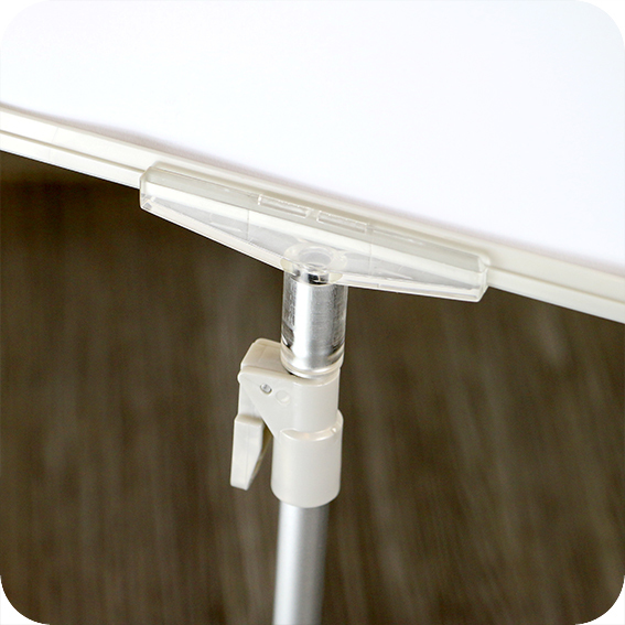 legatoria Locandina con piantana A4, GRIGIO Asta in alluminio, regolabile da 30 a 50cm. Base: 210x160mm.