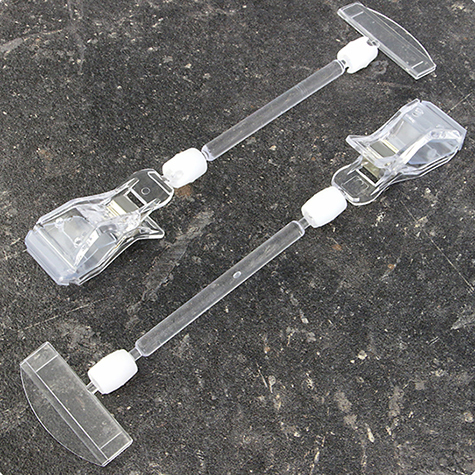 legatoria Doppia molletta GRANDE-Portacartellino altezza 200mm TRASPARENTE in policarbonato. Composta da 2 mollette, 1 GRANDE (58x25mm) e 1 PORTACARTELLINO (50x15mm) collegate da DOPPIO giunto a sfera e gambetto da 90mm. Altezza totale 200mm.