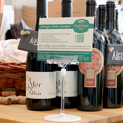 legatoria Porta cartellino con clip 90x150mm TRASPARENTE. Con base cilindrica  AUTOADESIVA di 90mm e clip di ancoraggio snodabile. Altezza 150mm.