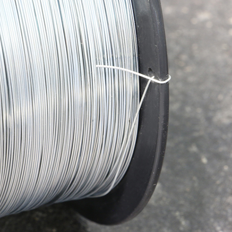 legatoria Filo metallico per cucitrice, 0,60mm ZINCATO. In rotolo da   2kg, tipo 24, spessore filo: 0,60mm.