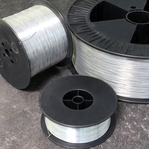 legatoria Filo metallico per cucitrice, 0,50mm ZINCATO. In rotolo da   2kg, tipo 26, spessore filo: 0,50mm.