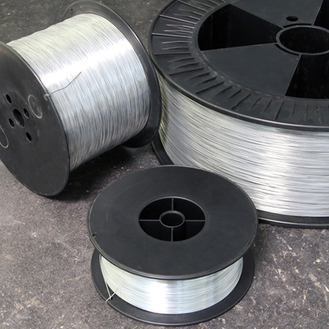 legatoria Filo metallico per cucitrice, 0,50mm ZINCATO. In rotolo da 15kg, tipo 26, spessore filo: 0,50mm.