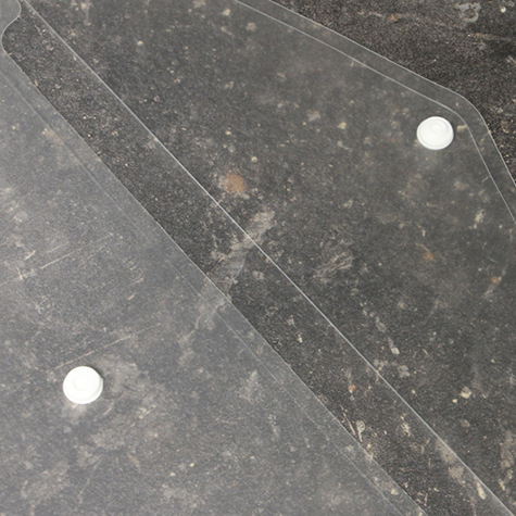 legatoria Busta bottone, A4, card-pocket TRASPARENTE, in polipropilene da 180 micron, aperta sul lato lungo, formato A4 (210x297mm). Con patella di chiusura a bottone e tasca porta biglietto da visita..