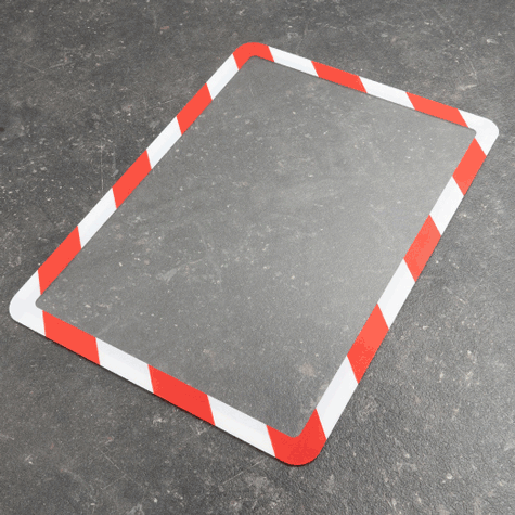 legatoria Cornice per segnalazioni antinfortunistiche, A4 BIANCO-ROSSO. MAGNETICA. Il foglio protettivo trasparente antiriflesso  adeso con nastro magnetico di larghezza 7 mm. Per fogli di dimensione A4 (210x297mm). Dimensioni esterne: 230x318mm. Area visibile: 200x288. Altezza profilo: 25mm..