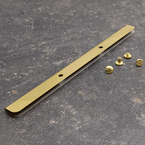 legatoria Dorsetto, dorsino rilegafogli metallico, 6mm. ORO, lunghezza 235mm, rilega fino a 6mm mediante l'ausilio di due viti di fissaggio nichelate.