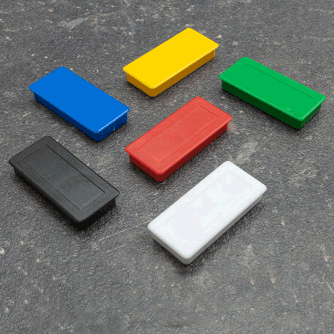 legatoria Calamita rettangolare VERDE, 50x23mm Calamita rettangolare con rivestimento in plastica, VERDE. Spessore 7mm, dotato di due calamite in ferrite poste sulla superficie inferiore. Forza adesiva 1kg..