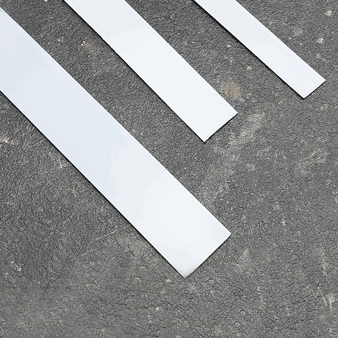 legatoria Nastro acciaio, altezza25mm, autoadesivoSchiumaPE, BIANCO Nastro di acciaio autoadesivo in schiuma di polietilene espanso BIANCO, altezza 25mm, spessore del materiale 0.15mm.