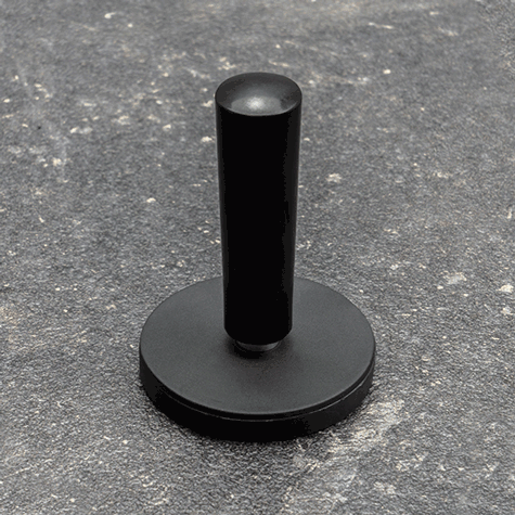 legatoria Calamita per wrapping, diametro 43mm Calamita per wrapping con impugnatura cilindrica, altezza 60mm, diametro 43m. Forza magnetica 8kg, con base rivestita in gomma..