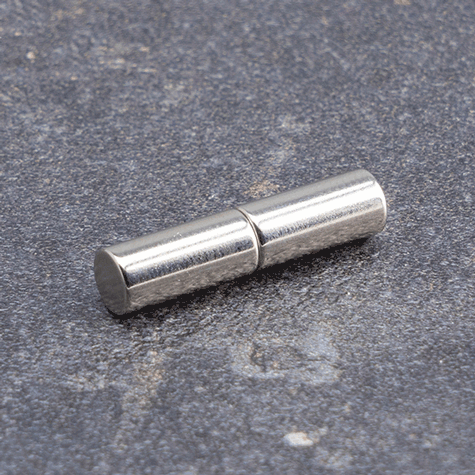legatoria Calamita diametro 6mm spessore 13mm Calamita cilindrica in ferrite diametro 6mm, spessore 13mm (forza di attrazione: 1,7kg).