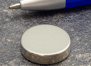 legatoria Calamita diametro 20mm spessore 5mm Calamita cilindrica in ferrite diametro 20mm, spessore 5mm forza di attrazione: 8300g LEG3817