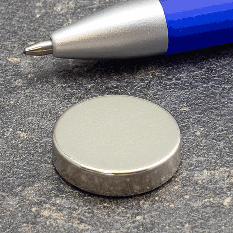 legatoria Calamita diametro 20mm spessore 5mm Calamita cilindrica in ferrite diametro 20mm, spessore 5mm forza di attrazione: 8300g.