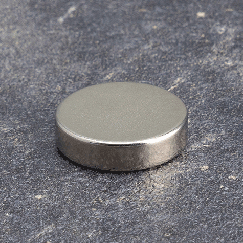 legatoria Calamita diametro 20mm spessore 5mm Calamita cilindrica in ferrite diametro 20mm, spessore 5mm forza di attrazione: 8300g.