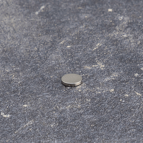 legatoria Calamita diametro 6mm spessore 1mm Calamita cilindrica in ferrite diametro 6mm, spessore 1mm (forza di attrazione: 400g).