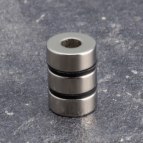 legatoria Rondella magnetica, diametro 15mm Diametro esterno 15 mm. Diametro interno 6 mm. Spessore 6 mm. Magnete al Neodimio, grado magnetico N42  (forza di attrazione:5100g).