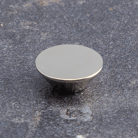 legatoria Calamita conica, diametro 20x10mm Calamita conica, superficie inferiore di diametro 20mm, superiore di 10mm; altezza 10mm (forza di attrazione: 4900gr).