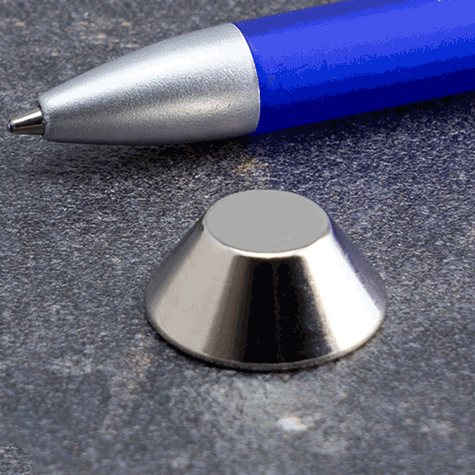 legatoria Calamita conica, diametro 20x10mm Calamita conica, superficie inferiore di diametro 20mm, superiore di 10mm; altezza 10mm (forza di attrazione: 4900gr).