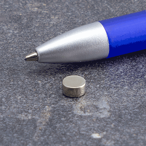 legatoria Calamita diametro 6mm spessore 3mm Calamita cilindrica in ferrite diametro 6mm, altezza 3mm (forza di attrazione: 990g).