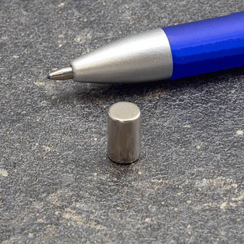 legatoria Calamita diametro 6mm spessore 10mm Calamita cilindrica in ferrite diametro 6mm, spessore 10mm (forza di attrazione: 1400g).