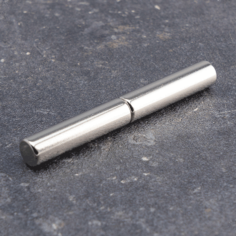 legatoria Calamita diametro 10mm. spessore 40mm Calamita cilindrica in ferrite diametro 10mm, spessore 40mm (forza di attrazione: 4100g).