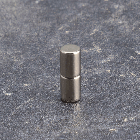 legatoria Calamita diametro 6mm spessore 8mm Calamita cilindrica in ferrite diametro 6mm, spessore 8mm (forza di attrazione: 1600g).
