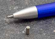 legatoria Calamita diametro 3mm. spessore 6mm Calamita cilindrica in ferrite diametro 3mm, spessore 6mm (forza di attrazione: 400g).