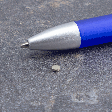 legatoria Calamita diametro 3mm. spessore 1mm Calamita cilindrica in ferrite diametro 3mm, spessore 1mm (forza di attrazione: 190g).