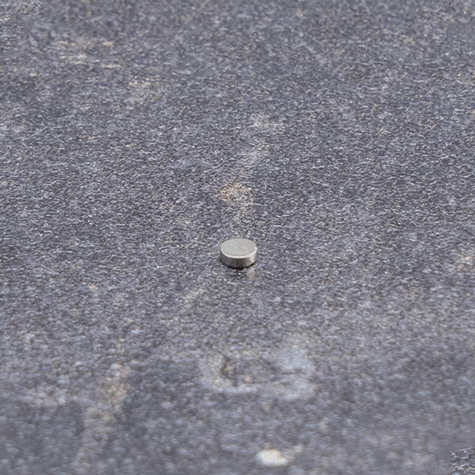 legatoria Calamita diametro 3mm. spessore 1mm Calamita cilindrica in ferrite diametro 3mm, spessore 1mm (forza di attrazione: 190g).