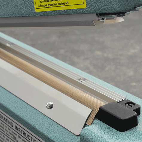 legatoria Saldatrice per polietilene, luce 400mm Saldatrice a impulsi per polietilene, per buste larghe fino a 400mm, 220V, 750W, con cutter integrato..