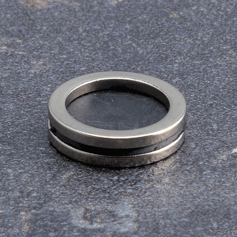 legatoria Segnagiorno magnetico calendario, diametro 20mm Diametro esterno 20mm. Diametro interno 15mm. Spessore 2mm. Magnete al Neodimio, grado magnetico N40. Lega di boro, ferro e neodimio. (forza di attrazione: 3500g).