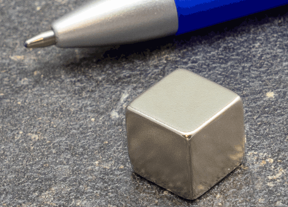 legatoria Calamita cubica, 12x12x12mm Calamita cubica in neodimio, grado magnetico N48 (forza di attrazione: 6300g).