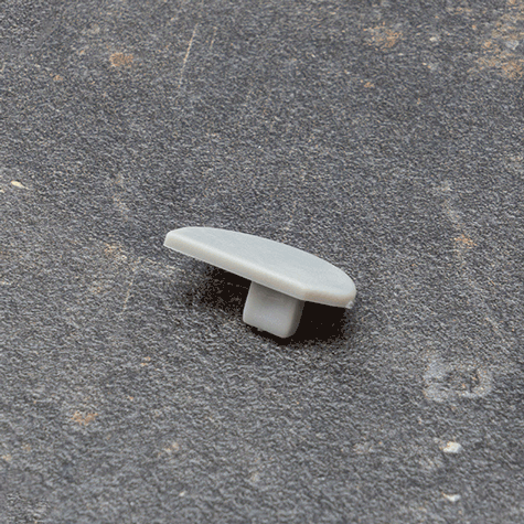 legatoria Cappuccio in plastica, lato destro GRIGIO. Cappuccio in plastica per listelli appendi poster in alluminio, lato destro.