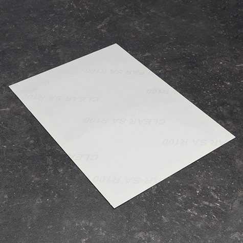 legatoria Cornice autoadesiva magnetica, NERA, A5 AUTOADESIVA mediante nastro biadesivo in schiuma di PE, largo: 15mm, spessore: 1mm. Il foglio protettivo trasparente antiriflesso  adeso con nastro magnetico di larghezza 7 mm. Per fogli di dimensione A5(148x210mm). Dimensioni esterne: 168x230mm. Area visibile: 138x200mm. Altezza profilo: 25mm..