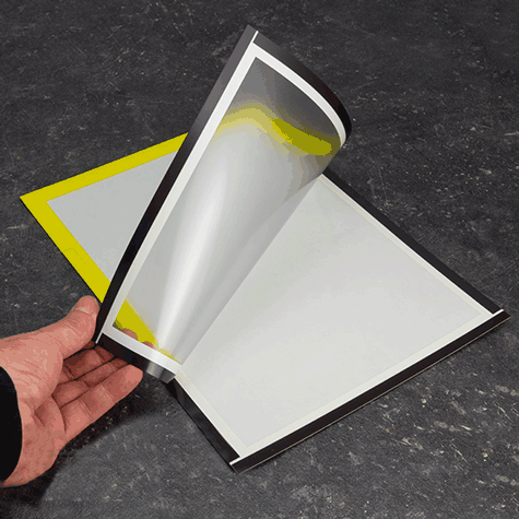 legatoria Cornice autoadesiva magnetica, GIALLA, A3 AUTOADESIVA mediante nastro biadesivo in schiuma di PE, largo: 15mm, spessore: 1mm. Il foglio protettivo trasparente antiriflesso  adeso con nastro magnetico di larghezza 7 mm. Per fogli di dimensione A3(420x297mm). Dimensioni esterne: 440x317 mm. Area visibile: 410x287mm. Altezza profilo: 25mm..